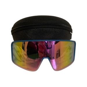 Blenders Cloud Racer sunglasses.